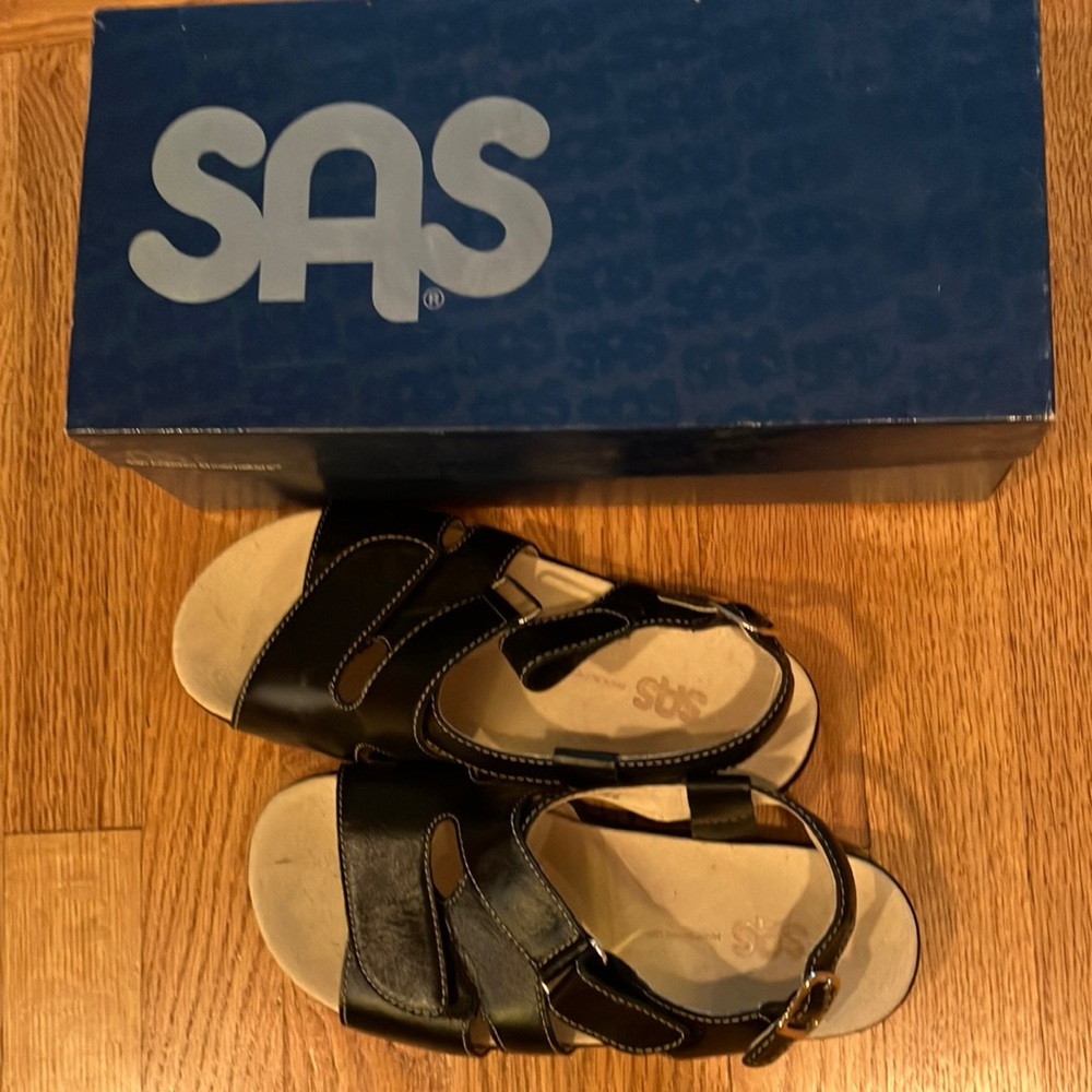 SAS New Black sandals size 7M